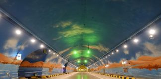 Cina: apre nello Xinjiang il tunnel autostradale più lungo del mondo (1)