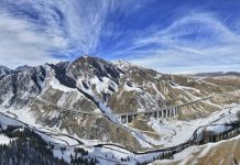 Cina: apre nello Xinjiang il tunnel autostradale più lungo del mondo (2)