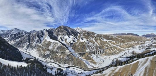 Cina: apre nello Xinjiang il tunnel autostradale più lungo del mondo (2)