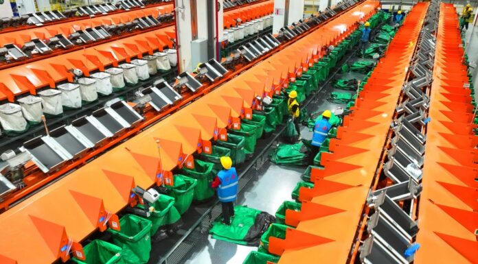 Cina, il settore delle consegne express supera i 180 miliardi di pacchi all’anno