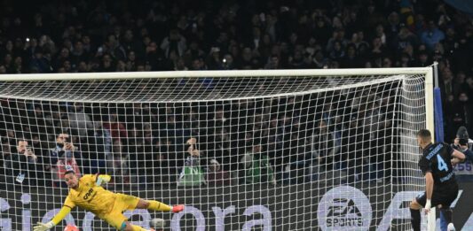 Napoli ai quarti di Coppa Italia, il Cagliari si arrende ai rigori