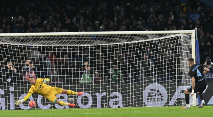 Napoli ai quarti di Coppa Italia, il Cagliari si arrende ai rigori