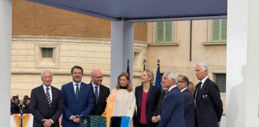 Mattarella accende il braciere di Milano-Cortina 2026