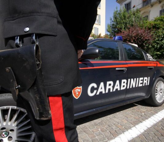 Violenta e maltratta anziani in casa riposo, arrestato operatore sanitario a Capri