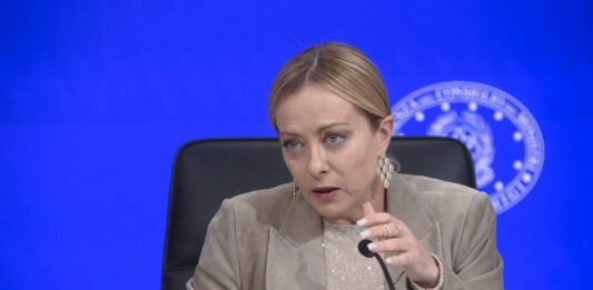 Ue, Meloni “Se vuole essere grande sia capace di difendersi da sola”