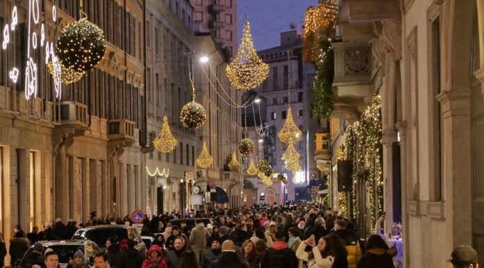 Tredicesime più ricche, gli italiani spenderanno 10 mld per i regali di Natale