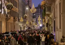Tredicesime più ricche, gli italiani spenderanno 10 mld per i regali di Natale