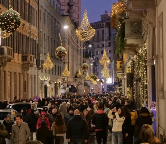 Tredicesime più ricche, gli italiani spenderanno 10 mld per i regali di Natale