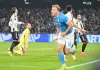 Il Napoli batte 2-1 la Juve e torna in cima, brilla Hojlund