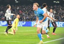 Il Napoli batte 2-1 la Juve e torna in vetta, doppietta di Hojlund