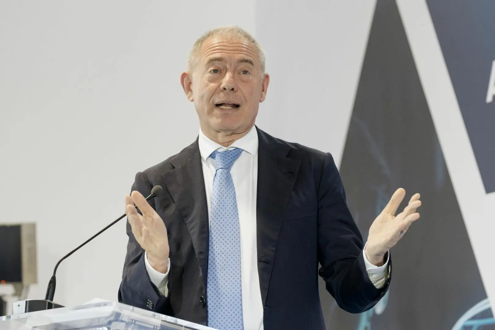 Urso “Governo italiano ha garantito stabilità e credibilità, siamo un modello” Urso “Governo italiano ha garantito stabilità e credibilità, siamo un modello”