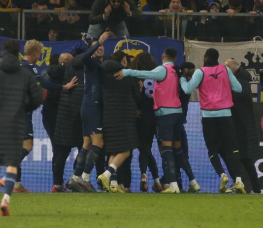 Lazio eroica, resta in 9 ma vince a Parma