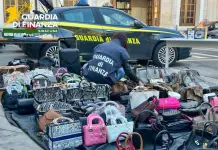 Smantellato giro falsi di lusso, percettore Reddito cittadinanza con Lamborghini