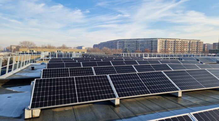 Torino, la città dove la posta viaggia a energia pulita