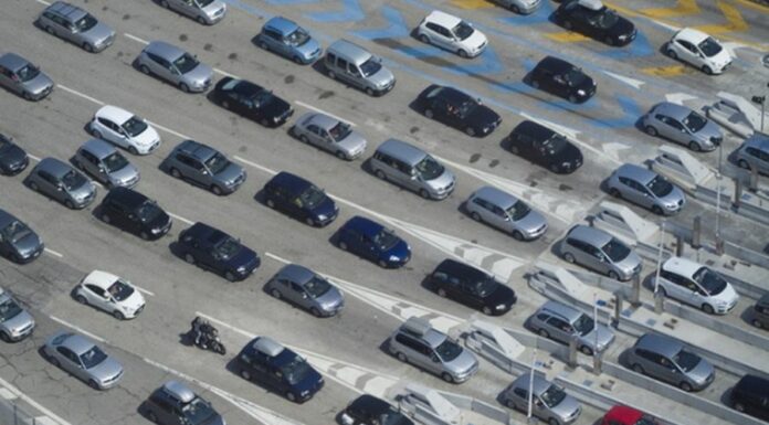 Da Commissione Ue pacchetto automotive, rivisto stop motori termici da 2035