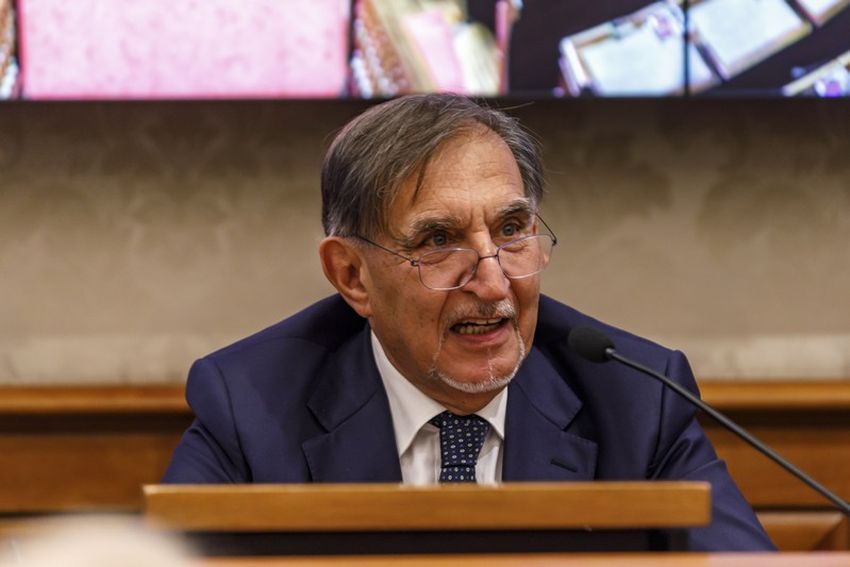 geronimo it cambio-di-gestione-ed-inventario-domani-chiuso-il-caffy-delle-rose-A2035 010