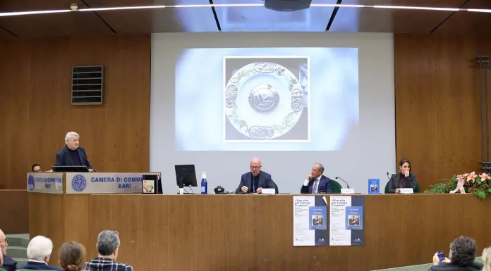 “Una vita per vincere il cancro”, a Bari la presentazione del libro di Schittulli