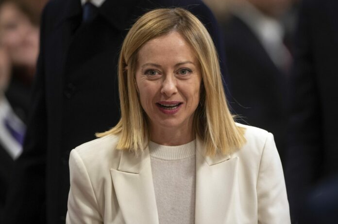 Roma, Giorgia Meloni prega alla Santa Messa per il 20esimo anniversario della morte di Giovanni Paolo II