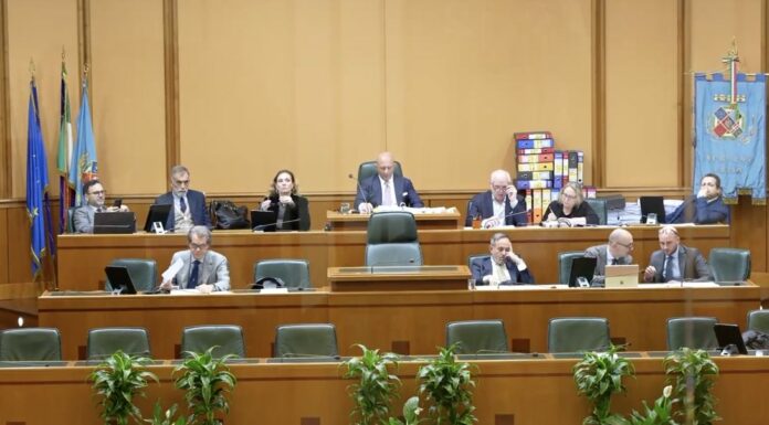 Lazio, in Consiglio Regionale confronto sugli emendamenti alla manovra