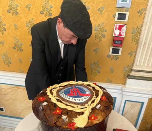 Un panettone speciale del maestro Fiasconaro al Forum Italia-Cina