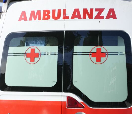 Spari da un’auto, 33enne ferita a Palermo