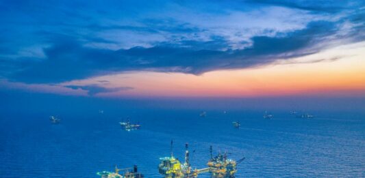 Cina, più grande giacimento offshore registra produzione record petrolio e gas