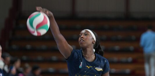 Fischi e offese razziste: lo sfogo di Adhu Malual “Basta stare zitti”