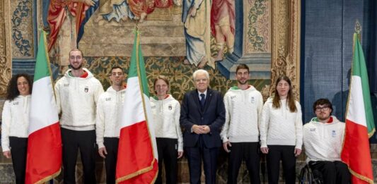 Milano-Cortina alle porte, Mattarella consegna il Tricolore agli alfieri azzurri