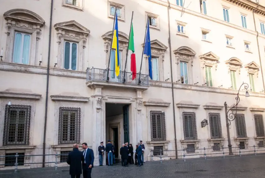 geronimo it colombo-fdi-pd-in-confusione-su-villa-mussolini-la-angelini-prima-revoca-la-cittadinanza-e-poi-vuole-comprare-a-cifre-spropositate-A68394 005