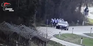 Spara a ciclisti per strada nel Veronese, dietro il gesto avversione verso le bici