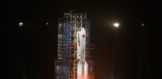 La Cina lancia il razzo Long March-12A Y1, secondo stadio in orbita