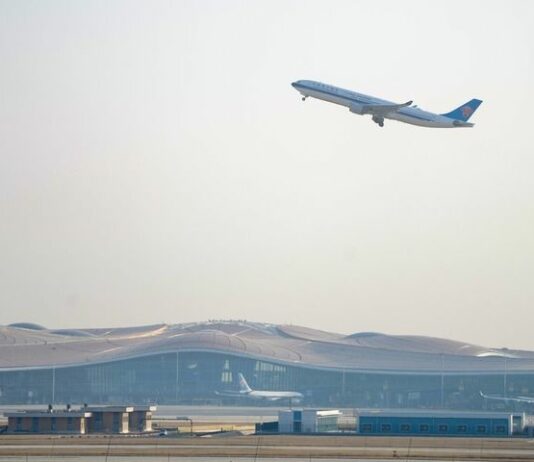 Cina, approvata modifica della legge sull’aviazione civile