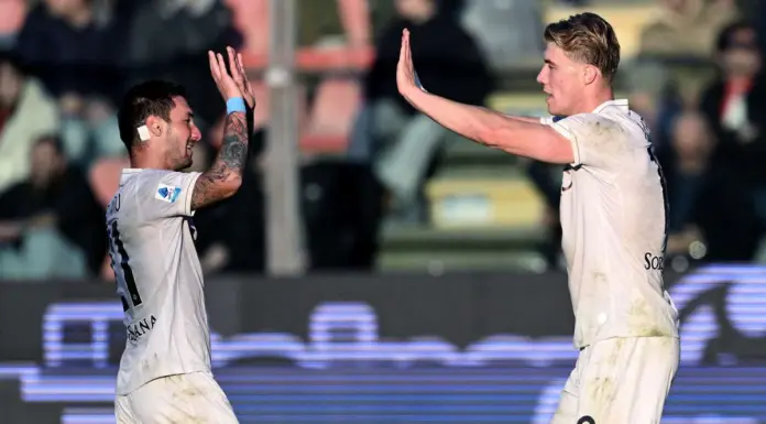 Il Napoli torna a vincere in trasferta, doppietta di Hojlund e Cremonese ko