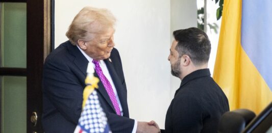 Vertice sull’Ucraina, Trump “Molto vicini alla pace”. Zelensky “Colloqui positivi”