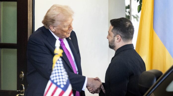 Vertice sull’Ucraina, Trump “Molto vicini alla pace”. Zelensky “Colloqui positivi”