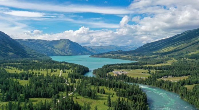 Cina: afflusso turisti internazionali contribuisce a illuminare Xinjiang (2)