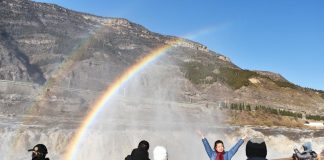 Cina: le foto del doppio arcobaleno apparso sopra la cascata di Hukou (3)