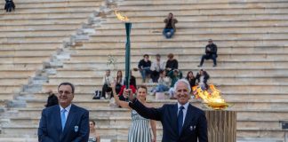 Milano-Cortina 2026: Atene, fiamma olimpica consegnata all’Italia (1)