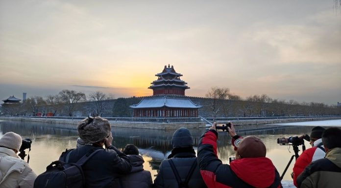 Cina: arriva la neve a Pechino, imbiancata la capitale (4)
