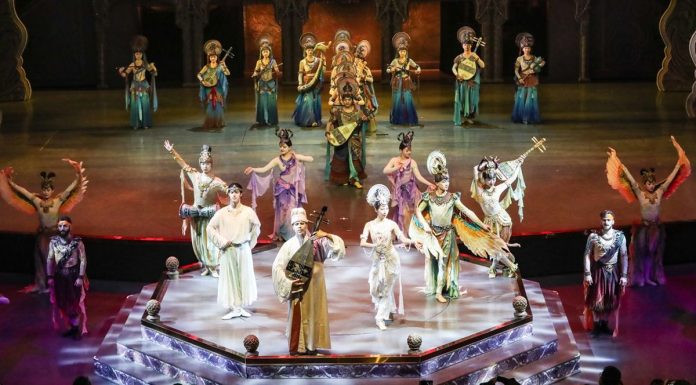 Cina: a Dunhuang lo spettacolo di danza sui “suoni antichi” della città (1)
