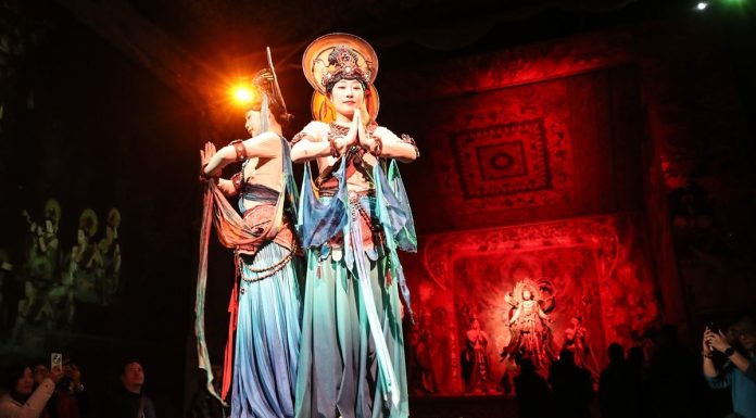Cina: a Dunhuang lo spettacolo di danza sui “suoni antichi” della città (3)