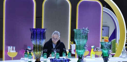 Cina: iniziata a Shanghai la CIIE U-Fair (1)