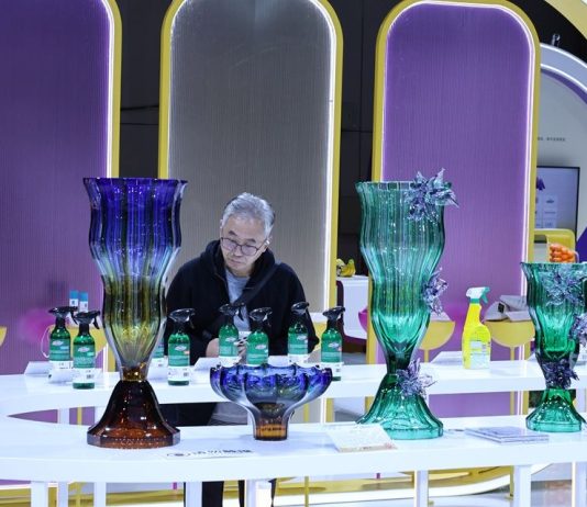 Cina: iniziata a Shanghai la CIIE U-Fair (1)