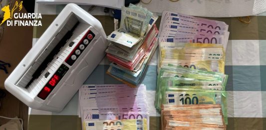 Como, sequestrati oltre 30 mila articoli di moda contraffatti