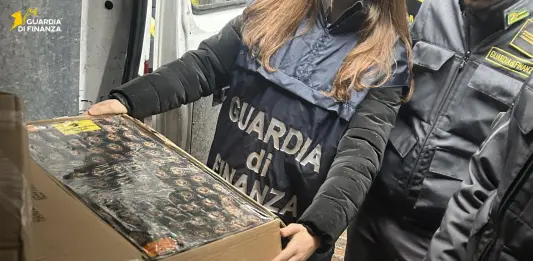 Milano, sequestrati 1,2 tonnellate di fuochi d’artificio illegali
