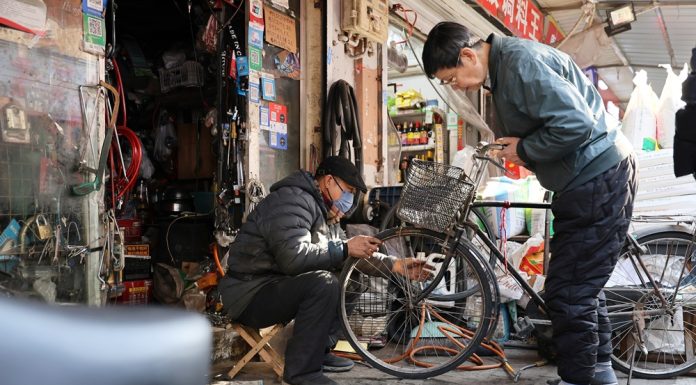 Cina: Tianjin, la “via delle riparazioni” valorizza i mestieri artigiani (2)