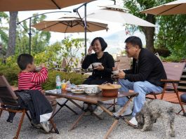 Cina: il villaggio di Manhai rinasce con turismo e tradizioni etniche (1)