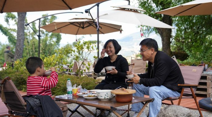 Cina: il villaggio di Manhai rinasce con turismo e tradizioni etniche (1)