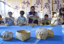 Cina: il villaggio di Manhai rinasce con turismo e tradizioni etniche (3)