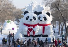 Cina: iniziata esposizione sperimentale di sculture di neve a Sun Island (1)